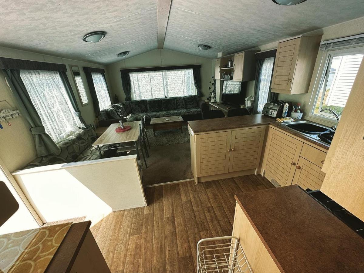 Caravan To Hire Lyon'S Robin Hood Rhyl Exteriér fotografie