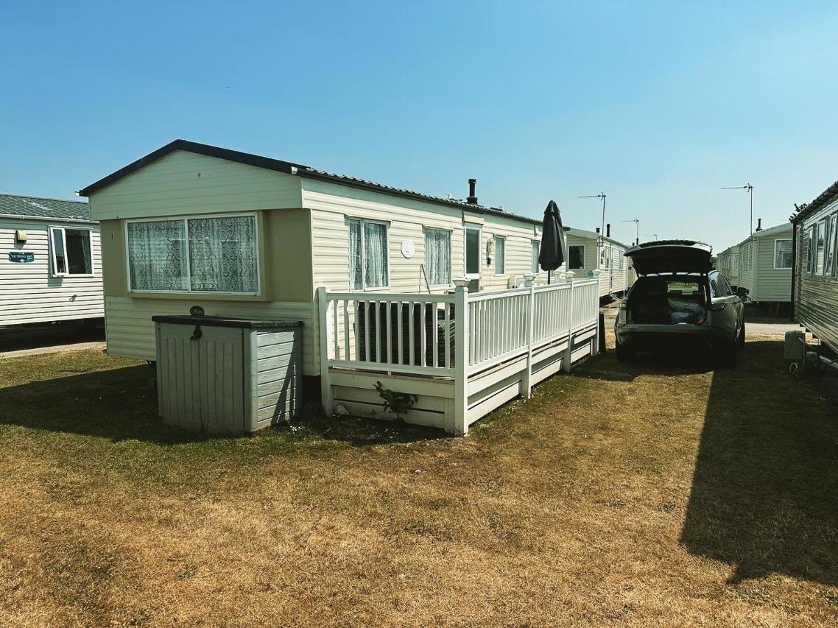 Caravan To Hire Lyon'S Robin Hood Rhyl Exteriér fotografie